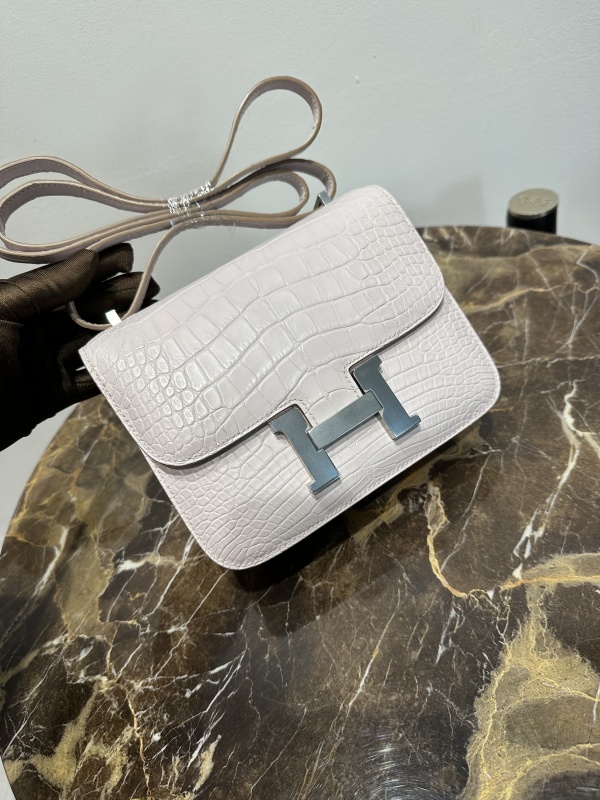 실사 [에르메스] 엘리게이터 콘스탄스 백 HERMES CONSTANCE 18CM