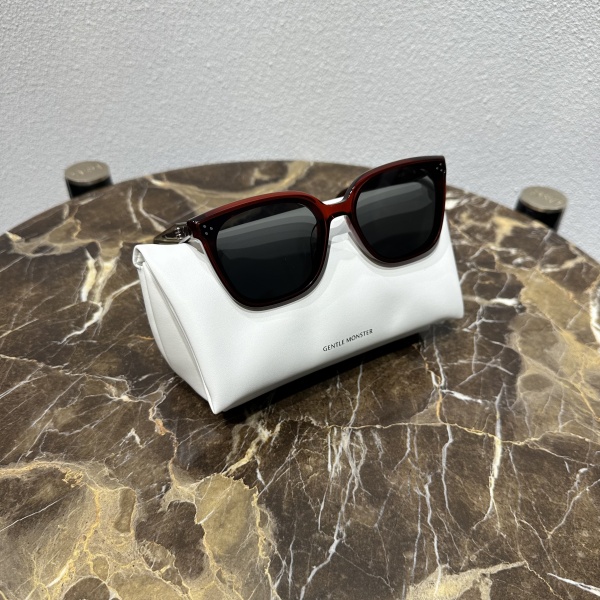 GENTLE MONSTER SUNGLASS