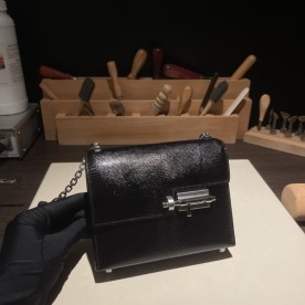 [에르메스] 리자드 베루 체인 미니 백 Verrou 17cm