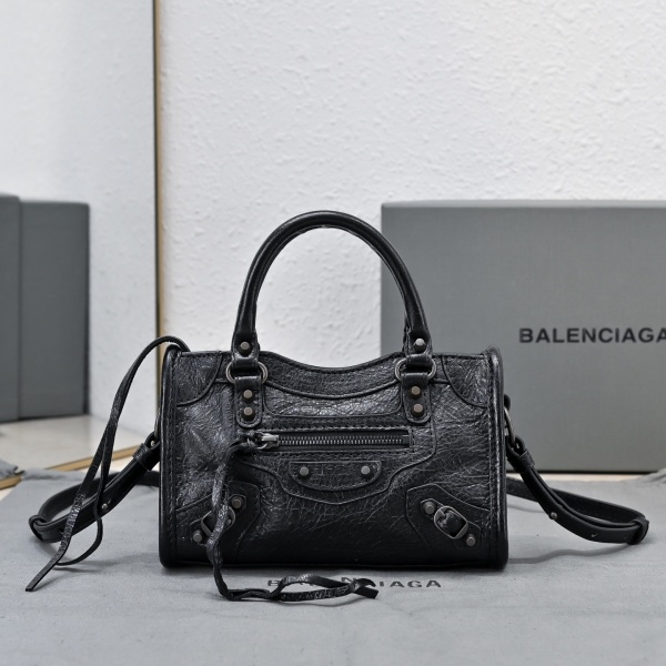 [발렌시아가] CITY NANO 파우치 체인 숄더백