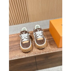 [루이비통] LV TILTED 신상 남여공용 스니커즈